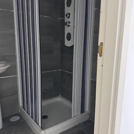 B E B Helena فندق مبيت وإفطار نابولي