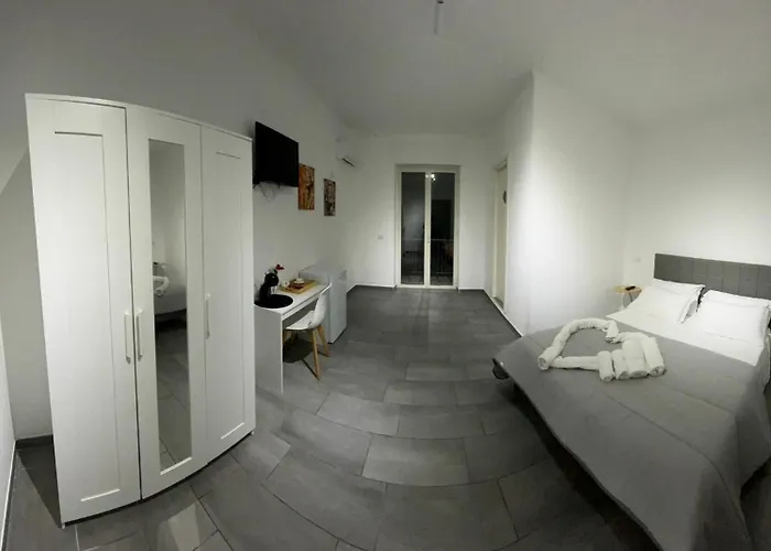 B E B Helena Bed & Breakfast 4*