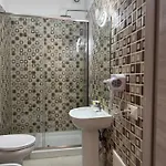 B E B Helena Bed and Breakfast Νάπολη