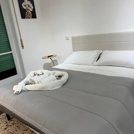 B E B Helena Неаполь